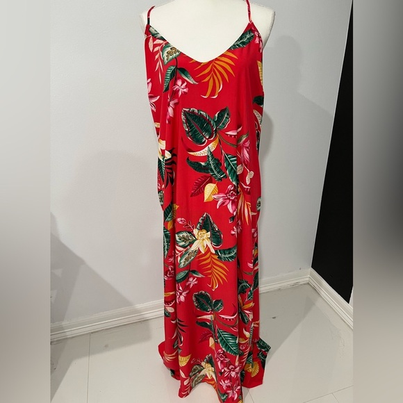 Old Navy Red and Green Spaghetti Strap Maxi Sundress - Picture 4 of 8